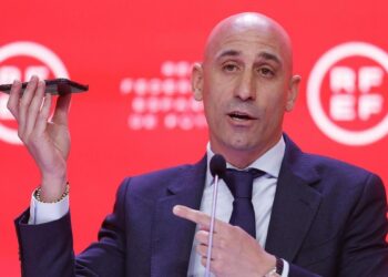 Investiga Fiscalía Anticorrupción a presidente de la FEF en España