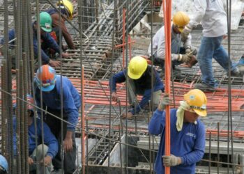 EU expulsa migrantes pero necesita 2 millones para trabajos