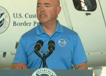 Estamos preparados para una posible oleada migratoria: Mayorkas