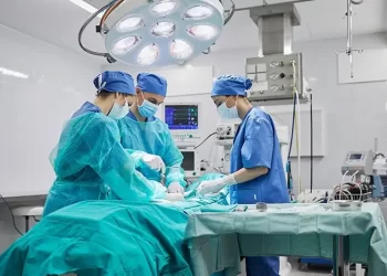 Abre gobierno federal plazas para médicos especialistas en Tabasco