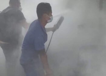 Evacuan a enfermos y personal del IMSS 11