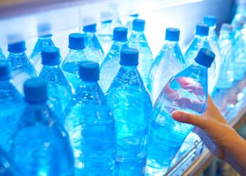 Tiendas regiomontanas limitan la venta de agua embotellada