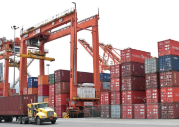 Reducen base monetaria