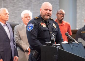 Pistolero abatido al atacar un campamento de verano en Duncanville, Texas