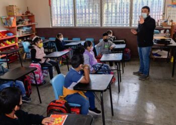 Repunte de contagios por Covid-19 causa el cierre de 24 escuelas en Sinaloa