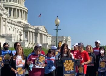 8 millones de indocumentados podrían solicitar una ‘green card’