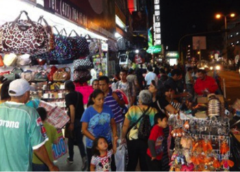 Van 110 sanciones por obstrucción de banquetas en León, lanzan campaña para recuperarlas