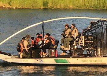 Encuentran cuerpos de 3 migrantes cerca de Eagle Pass