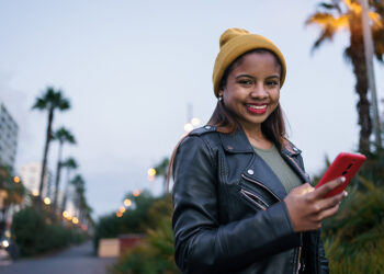 CFE lanzó su servicio de telefonía móvil con internet