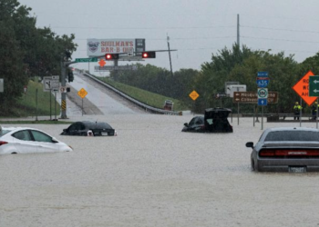 Declara Abbott zona de desastre en 23 condados por inundaciones en Texas