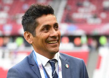 Jorge Campos apoya al Tata Marino