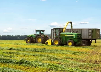 Destina EU 100 MDD para reactivar agricultura en Ucrania