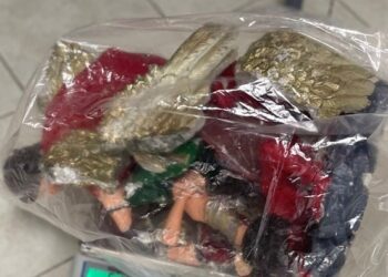 Descubren droga en figuras de cerámica