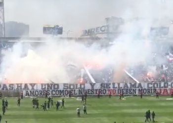 En Chile cae estructura de Estadio Monumental sobre aficionados (Video)