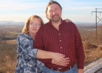 Pareja de Texas es asesinada en su casa