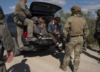 Abbott “justifica” fortalecimiento de seguridad fronteriza