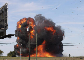 Chocan aviones en pleno aire en Dallas