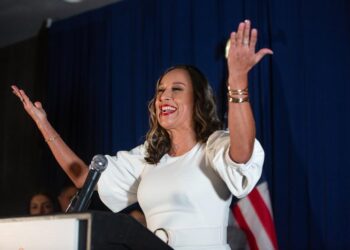 Simpatizantes de Trump impulsaron triunfo de Mónica de la Cruz en Sur de Texas