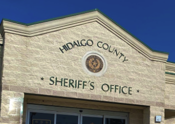 Agente de policía acusado de indecencia contra un niño