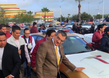 Américo Villarreal entrega patrullas en Reynosa