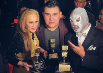 Reconocen labor de periodista de espectáculos de Texas