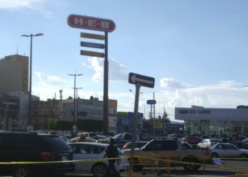 Ejecutan a hombre en estacionamiento de centro comercial en Reynosa