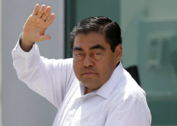 Fallece gobernador de Puebla Miguel Barbosa