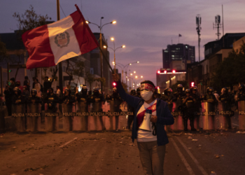 Cancillería prepara evacuación de mexicanos en Perú