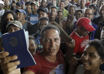 Cubanos piden quedarse en México, se duplican solicitudes de asilo