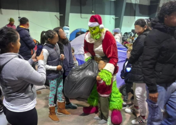 Guardia Estatal celebra posada con migrantes en albergue de Matamoros