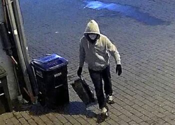 Eleva FBI recompensa por captura de&nbsp;&nbsp;sospechoso que colocó bombas en Washington