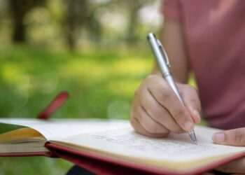 Invitan a niños a participar en concuso de poesía