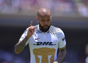 Dani Alves queda fuera de Pumas tras acusaciones por abuso sexual