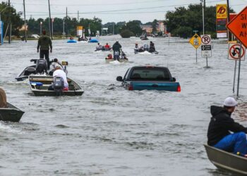 Severas inundaciones en California dejan evacuaciones y muertos (Videos)