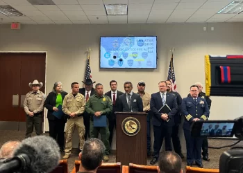 Detienen a 2 sicarios que ejecutaron a 6 en California