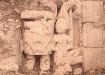INAH descubre en fachada representación de un cautivo en Yucatán