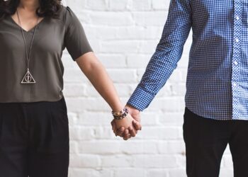 Mexicanos huyen al matrimonio, prefieren ser amigovios