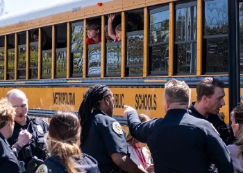 Tiroteo en escuela de Nashville deja 7 muertos