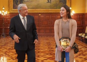 ¡Visita de la campeona! AMLO recibió a Alexa Grasso en Palacio Nacional