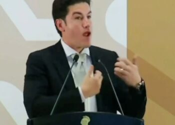 “Clausuran” diputados congreso de Nuevo León