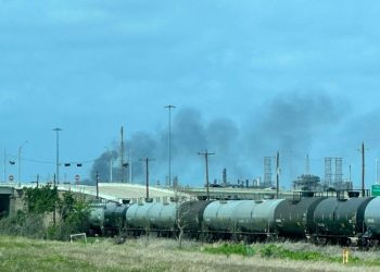 Se incendia planta química cercana a Deer Park, en Texas