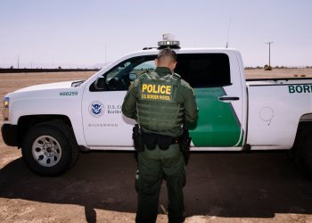 Rescata PF a tres niños migrantes abandonados cerca del río Bravo