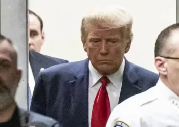 Trump es interrogado por segunda vez por caso de su emporio