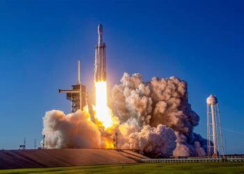 Prepara SpaceX prueba de lanzamiento de nave en Texas.