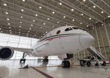 Tras cuatro años de intentos, AMLO consigue vender el avión presidencial