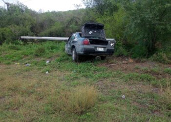 Se lesiona al derrapar su automóvil