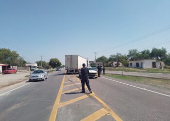 Chocan trailer y auto particular