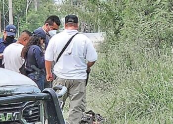 Encuentran cadaver envuelto en cobijas