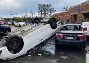Tornados dejan 21 muertos en EU