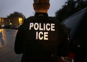 Solicitantes de asilo portarán localizadores: ICE